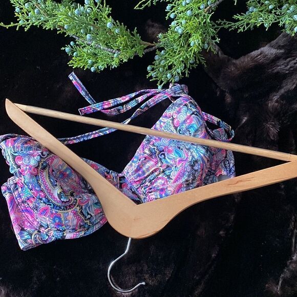 Victoria Secrets Bikini/Swim Top  - Picture 8 of 8